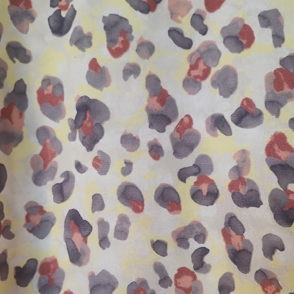 Womens C Est 1946 Chic Leopard Print Blouse with Ruffle Sleeves Size Large - Picture 2 of 5